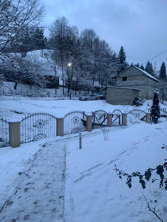 Котедж Подобовець Екстер'єр фото